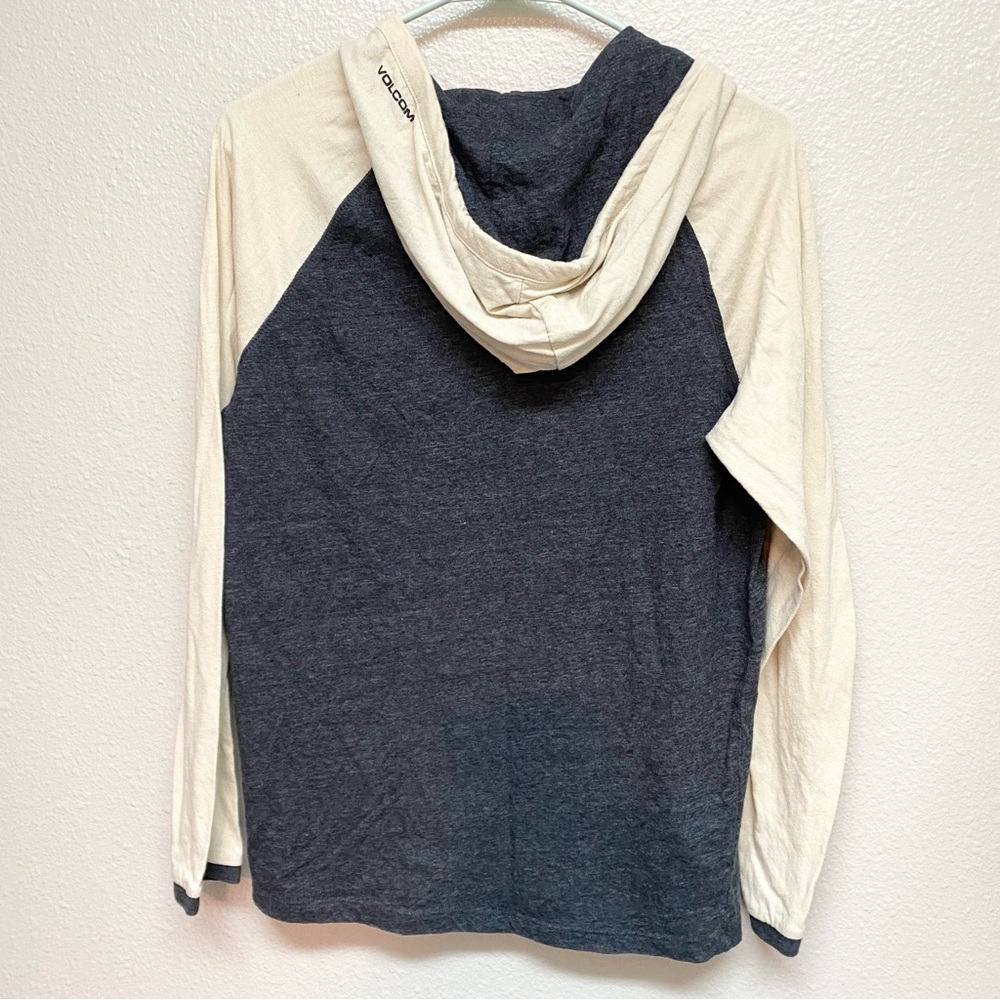Volcom‎ Long Sleeve Hoodie Shirt, Size S - Picture 4 of 6